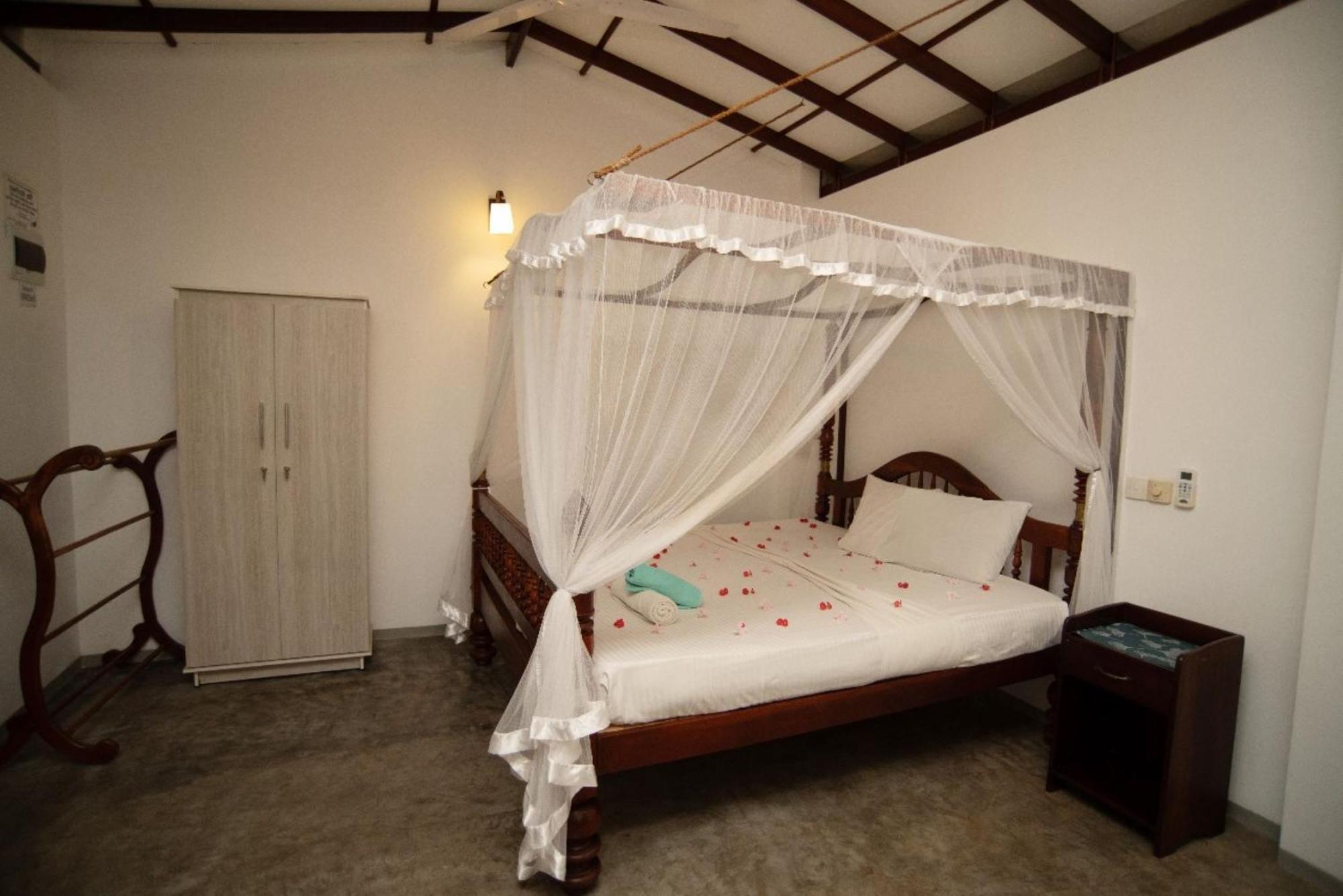 Villa Mihindi Хиккадува Экстерьер фото