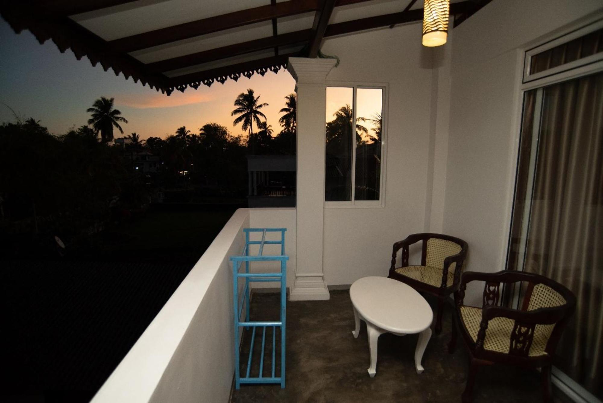 Villa Mihindi Хиккадува Экстерьер фото