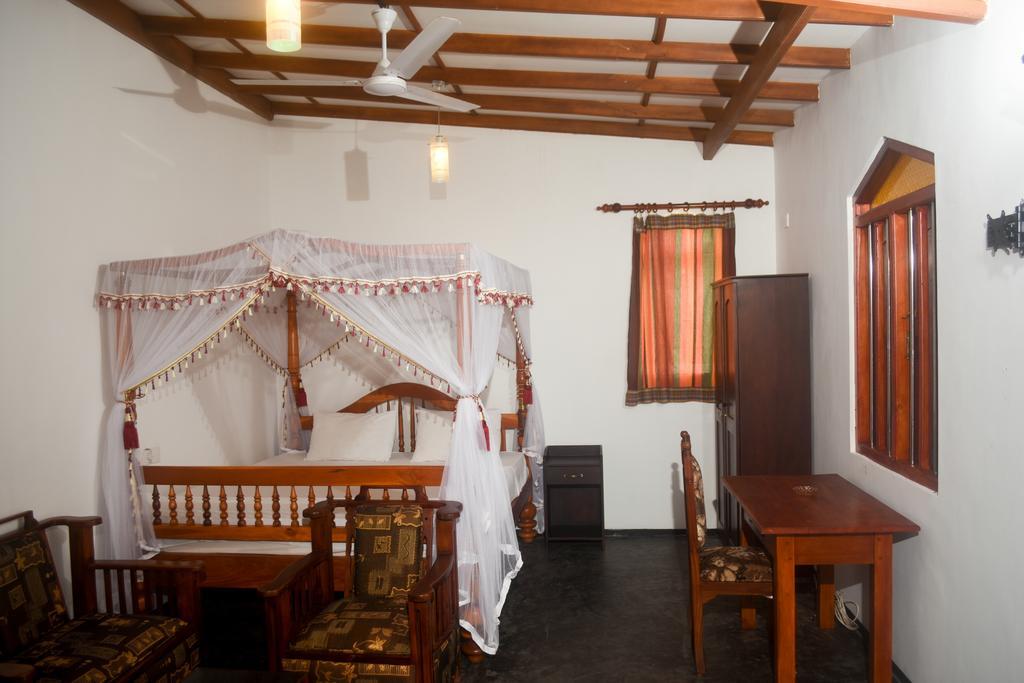 Villa Mihindi Хиккадува Экстерьер фото